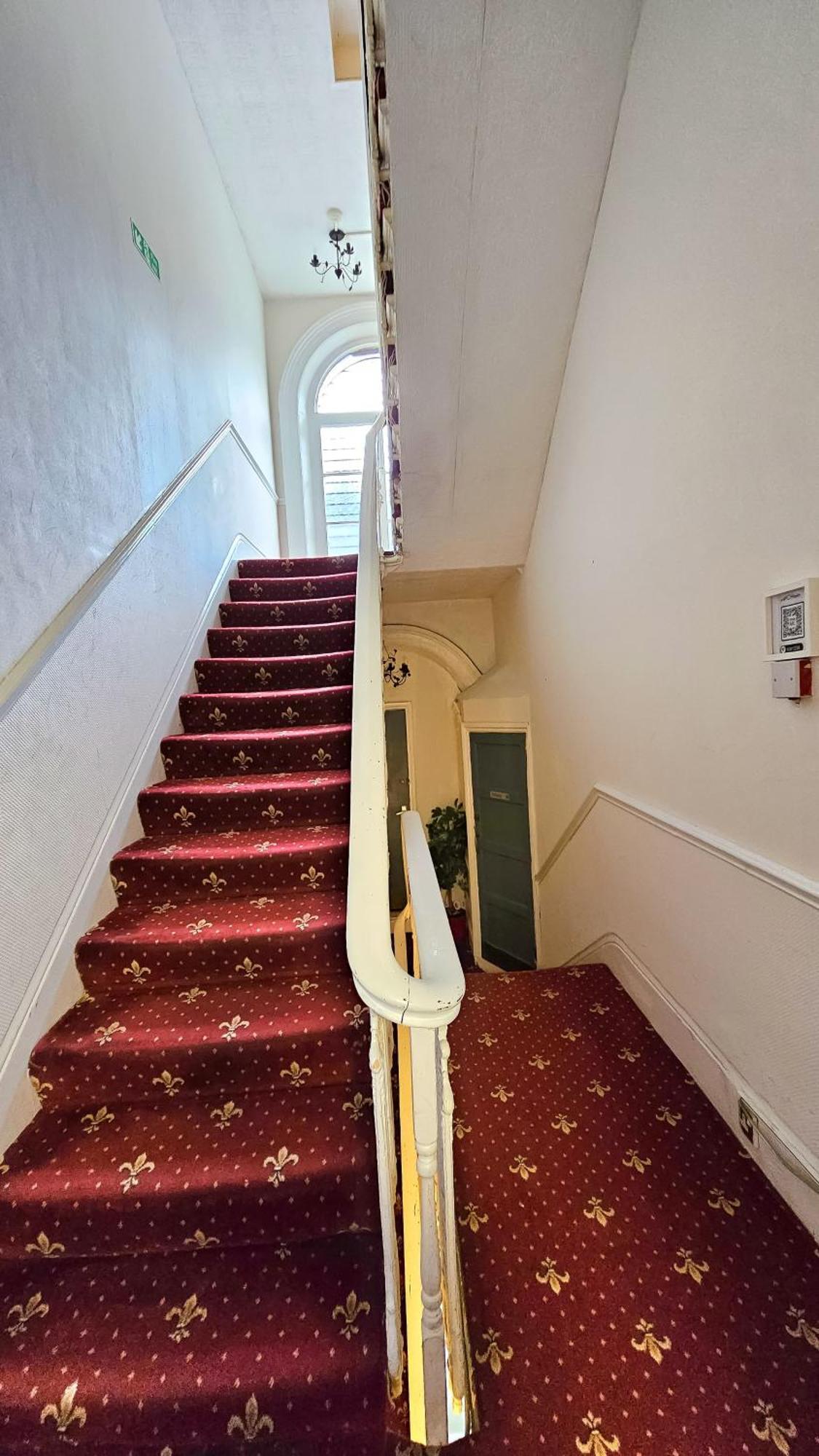 Hyde Park Court Hotel London Ngoại thất bức ảnh