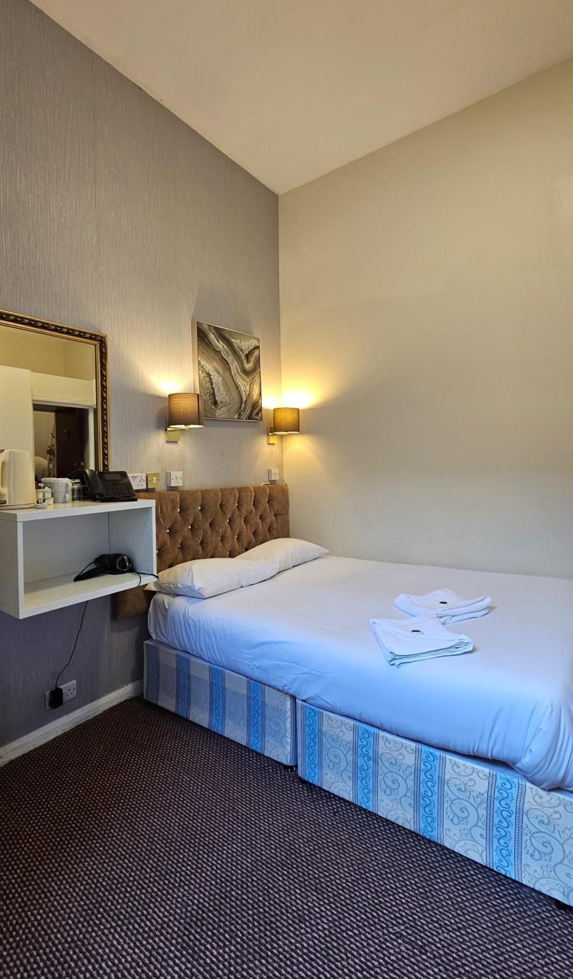 Hyde Park Court Hotel London Ngoại thất bức ảnh